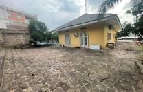 Terrain en vente dans la commune de Ngaliema / Ma campagne Réf: Palais de marbre sur route de matadi Dimension : 12m sur 24m mediacongo
