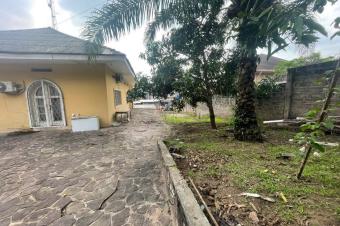 Terrain en vente dans la commune de Ngaliema   Ma campagne   Rf Palais de marbre sur route de matadi   Dimension  12m sur 24m 