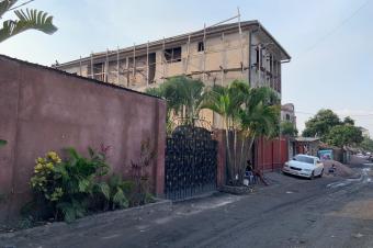 Parcelke avec une maison habitable mise en vente  dans  commune de kintambo   Rf Arrt Quando tout prs de kintambo magasin  Dimensions  2024 