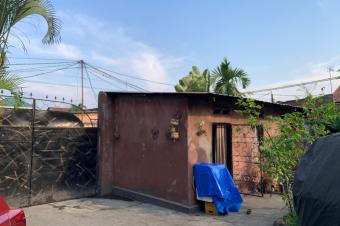 Parcelke avec une maison habitable mise en vente  dans  commune de kintambo   Rf Arrt Quando tout prs de kintambo magasin  Dimensions  2024 