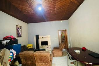 Vente villa  LIMETE 1er rue Forgeron. Trs belle emplacement  Composition  5 Chambres 2 Salons salle  manger Cuisine quipe et 4 salles de bain  toilette visiteurs.  