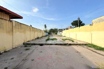  Vente des terrains 22   Gombe   Dimension  300m par terrain   Prix 550.000 