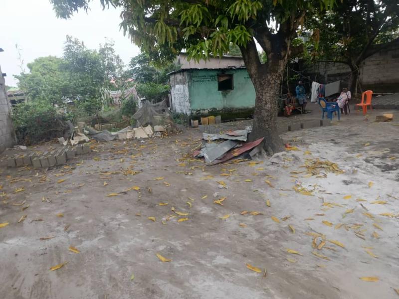 PARCELLE  VENDRE  NSELE 1RE AVENUE APRS LASPHALTE RF. 3 PAILLOTES