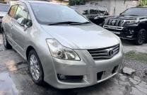 Toyota blade 2012 essence automatique 4cylinder kilométrage 5600  camera de recul Prix 6800 a discuter mediacongo