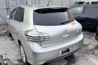 Toyota blade 2012 essence automatique 4cylinder kilomtrage 5600  camera de recul Prix 6800 a discuter