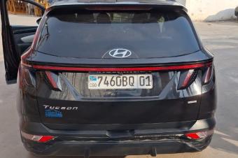 Hyndai tuscon 2022  Full options  Toit ouvrant  Volant gauche Automatique  Moteur impeccable   Prix  23.000  discut lgrement  Localisation appel 