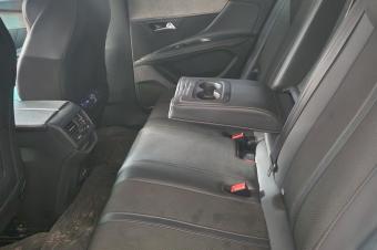 Peugeot 3008 2021 Full options  Essence   Volant gauche  Automatique  Moteur impeccable   Prix  15.000  discut lgrement  Localisation appel 