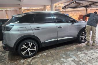 Peugeot 3008 2021 Full options  Essence   Volant gauche  Automatique  Moteur impeccable   Prix  15.000  discut lgrement  Localisation appel 