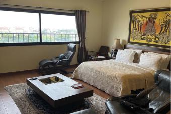 Appartement de trs haut standing Gombe  vendre  Situ dans une rsidence scurise et discrte cet appartement offre des prestations premium idal pour investisseurs amb