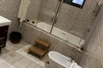 Appartement de trs haut standing Gombe  vendre  Situ dans une rsidence scurise et discrte cet appartement offre des prestations premium idal pour investisseurs amb
