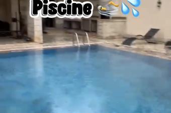 Appartement de trs haut standing Gombe  vendre  Situ dans une rsidence scurise et discrte cet appartement offre des prestations premium idal pour investisseurs amb