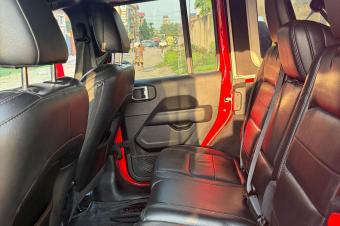 Jeep WRANGLER Anne 2022 Plaque BW Full Option Volant droit Automatique Toit panoramique Fiable kilomtrage Couleur dorigine Moteur Essence  Tout fonctionne bien. Prix  37.000