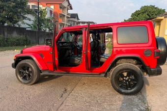 Jeep WRANGLER Anne 2022 Plaque BW Full Option Volant droit Automatique Toit panoramique Fiable kilomtrage Couleur dorigine Moteur Essence  Tout fonctionne bien. Prix  37.000