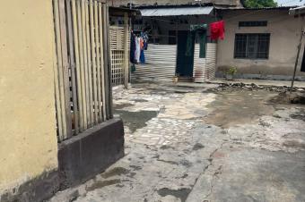 MAGNIFIQUE PARCELLE  VENDRE  KINTAMBO MAGASIN VERS LAVENUE OUA
