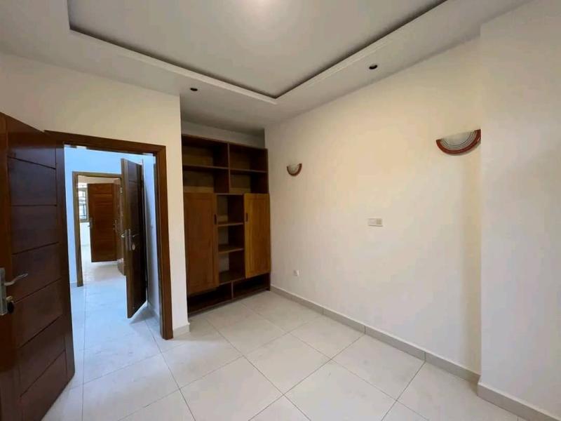 PLUSIEURS GRANDS APPARTEMENTS DE DEUX CHAMBRES MIS EN LOCATION  KINTAMBO PROCHE DE GB DIPLOMATE