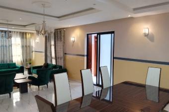 EN VENTE  Rsidence MODERNE R2 DE 4 CH.  NGALIEMAMBUDI TERMINUS  AVEC UN GRAND ESPACE VIDE POUVANT SERVICE  CONSTRUCTION UN IMMEUBLE  ct 