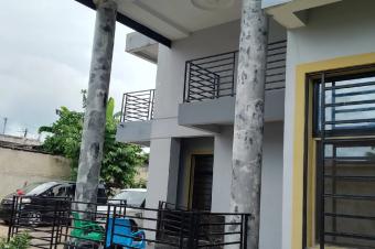 EN VENTE  Rsidence MODERNE R2 DE 4 CH.  NGALIEMAMBUDI TERMINUS  AVEC UN GRAND ESPACE VIDE POUVANT SERVICE  CONSTRUCTION UN IMMEUBLE  ct 