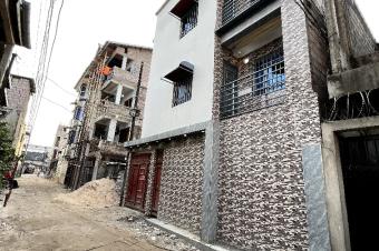 LIMET  1er Rue Ind. Mise en vente dun btiment R2 de type locatif de 6 appartements    seulement 2 minutes  pied de la route principale