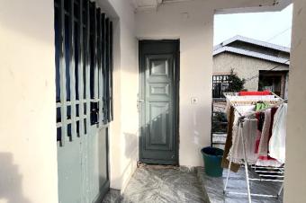 LIMET  1er Rue Ind. Mise en vente dun btiment R2 de type locatif de 6 appartements    seulement 2 minutes  pied de la route principale