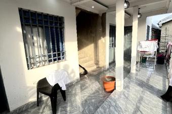 LIMET  1er Rue Ind. Mise en vente dun btiment R2 de type locatif de 6 appartements    seulement 2 minutes  pied de la route principale