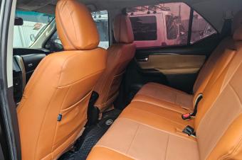 Fortuner 2019 essence automatique 4cylinder kilomtrage 37000 camra de recul intrieur cuire Prix 36000.a  discuter