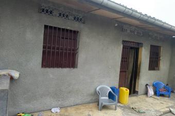  Parcelle avec 3 maisons locatives  vendre  Camp PM Nsele