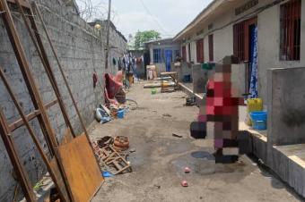 Parcelle  vendre avec 5 portes locatives  Quartier Efobank Nsele proche du Boulevard Lumumba