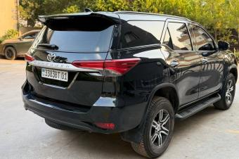 Toyota Fortuner Prix  42.500  us  discuter  Anne de fabrication  2024  Bote de vitesse Automatique Steptronique 4x4  Moteur Essence 4 cylindres  7 places  Kilomtrage 