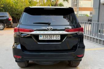 Toyota Fortuner Prix  42.500  us  discuter  Anne de fabrication  2024  Bote de vitesse Automatique Steptronique 4x4  Moteur Essence 4 cylindres  7 places  Kilomtrage 