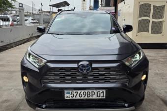 Toyota Rav4 Hybrid Annee  2021 Automatique Steptronique Essence 4 cylindre  4 x 4 54.000 km Camera de recule Siege electrique TelephoneBleutooth Coffre e