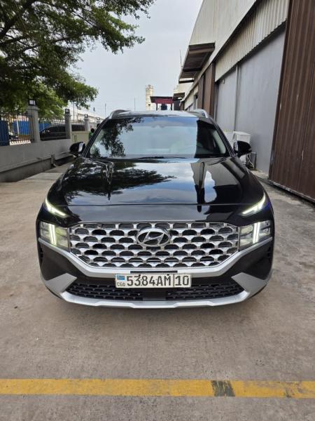 Hyundai Santa Fe Non Hybrid Annee  2023 Automatique Steptronique essence 4 cylindre Full Option Demarrage bouton Interior Cuire Siege electrique 37.000 km 4 