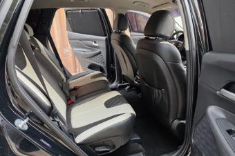 Hyundai Santa Fe Non Hybrid Annee  2023 Automatique Steptronique essence 4 cylindre Full Option Demarrage bouton Interior Cuire Siege electrique 37.000 km 4 