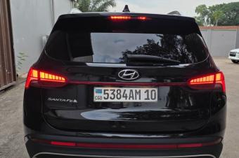 Hyundai Santa Fe Non Hybrid Annee  2023 Automatique Steptronique essence 4 cylindre Full Option Demarrage bouton Interior Cuire Siege electrique 37.000 km 4 