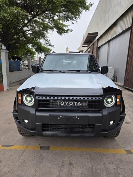Arrivage Toyota Prado First Edition Brand New Couleur  NoireNoire Annee 2025 Automatique Steptronique Essence 4 cylindre 2.4 twin turbo Demarrage bouton