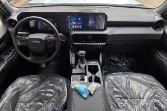 Arrivage Toyota Prado First Edition Brand New Couleur  NoireNoire Annee 2025 Automatique Steptronique Essence 4 cylindre 2.4 twin turbo Demarrage bouton