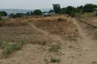 GS13IMMO SARL met  votre disposition la vente de ce terrain plat QSakombi. Rf entre route Mokali. CKimbaseke. Dimension 820M. Prix 5.000  discuter.  vous la parole.