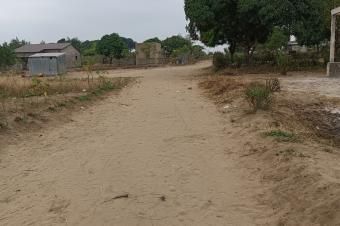 GS13IMMO SARL met  votre disposition la vente de ce terrain plat QSakombi. Rf entre route Mokali. CKimbaseke. Dimension 820M. Prix 5.000  discuter.  vous la parole.
