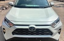 Rav4 hybrid 2020 Plaque récente AN/10 Volant droit  Intérieur cuir  Caméra de recule  19.000$ à discuter  Localisation appel mediacongo