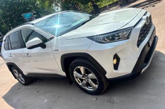 Rav4 hybrid 2020 Plaque rcente AN10 Volant droit  Intrieur cuir  Camra de recule  19.000  discuter  Localisation appel