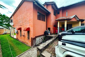 AGK IMMO met  votre disposition la vente de cette magnifique Villa CNgaliema QUPN. Rf Universit UPN. Surface  800 Mtres carrs. Prix  400.000  discuter.   vous.