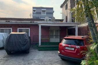 Parcelle avec une maison habitable mise en vente  dans  la vcommune de kintambo   Rf Arrt Quando tout prs de kintambo magasin  Dimensions  2024 