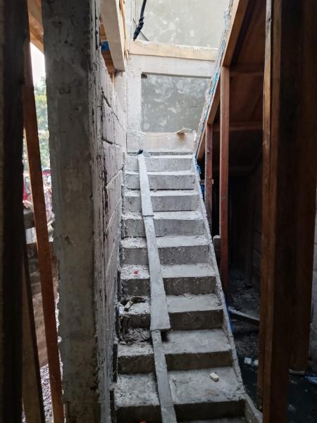 GS13IMMO SARL met  votre disposition la vente de cette parcelle en chantier inachev d R3 Av. Bima CLemba sur Bypass. Rf glise Salem. Prix 139.000  discuter.  vous