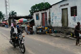 Parcelle  vendre  Limete  Quartier Kingabwa 10 locataires revenu 1000mois