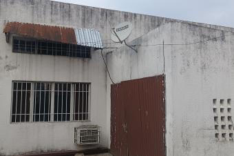 GS13IMMO SARL met  votre disposition la vente de cette vaste parcelle au QSalongoSud CLemba. Rf Arrt conteneur. Dimension 2130M. Prix 350.000  discuter.  vous.