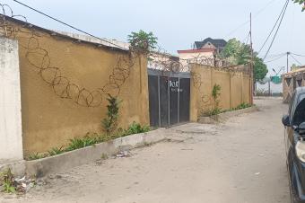 GS13IMMO SARL met  votre disposition la vente de cette vaste parcelle au QSalongoSud CLemba. Rf Arrt conteneur. Dimension 2130M. Prix 350.000  discuter.  vous.