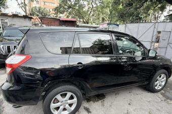 Toyota vanguard 3 banquette 2015 sans plaque essence automatique 4cylinder kilomtrage 6400 camera de recul Prix 13000 a discuter