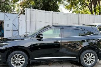 Toyota Harrier 2017 sans plaque essence automatique 4cylinder kilomtrage 6700 intrieur cuire Camra de recule Prix 17500 a discuter