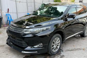 Toyota Harrier 2017 sans plaque essence automatique 4cylinder kilomtrage 6700 intrieur cuire Camra de recule Prix 17500 a discuter