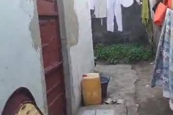 Parcelle avec 2 portes  vendre  Ndjili Quartier 9 Arrt la Police