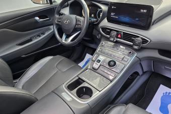 Hyundai Santa Fe Non Hybrid Annee  20222023 Automatique Steptronique essence 4 cylindre Full Option Demarrage bouton Panoramique Toit ouvrant Interior Cuire 